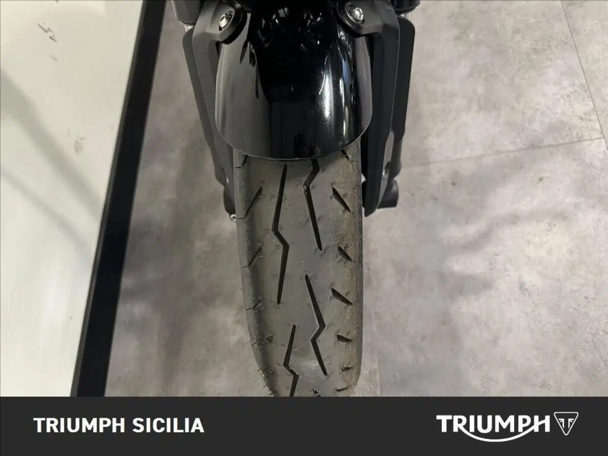 Triumph Thruxton 400 (2026) (15)