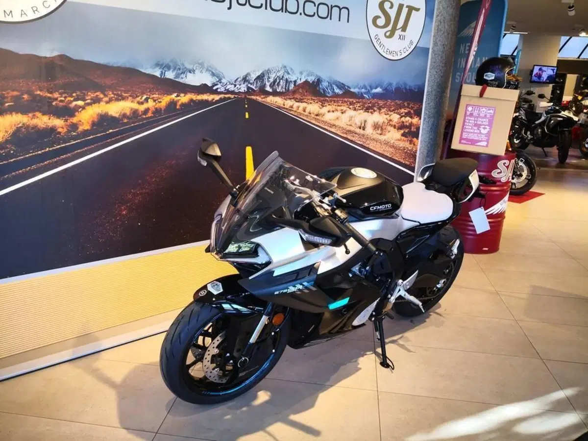 CFMOTO 675SR-R (2025 - 26) (11)