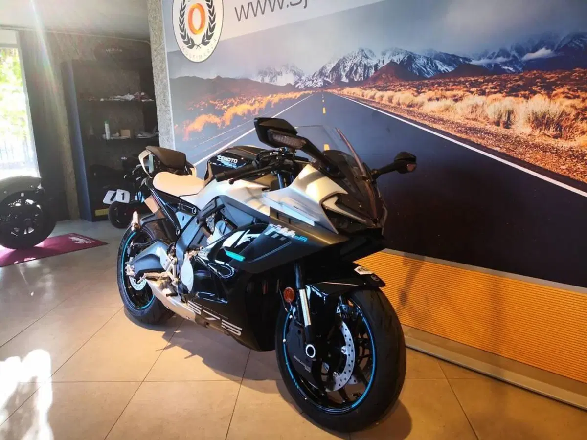 CFMOTO 675SR-R (2025 - 26) (3)