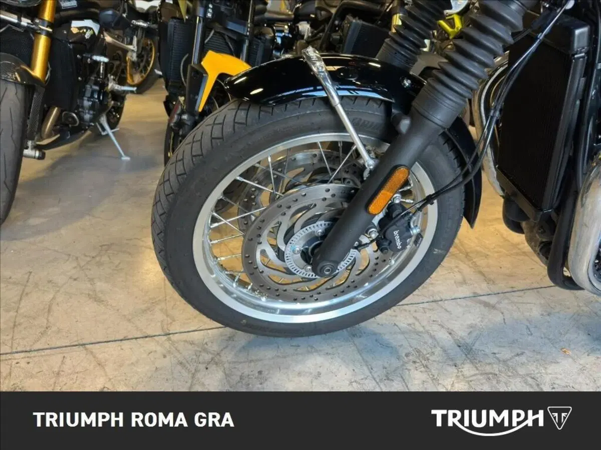 Triumph Bonneville T120 (2026) (8)