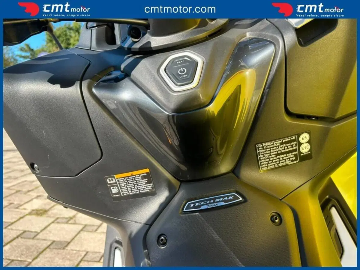 Yamaha T-Max 560 Tech Max (2022 - 24) (10)