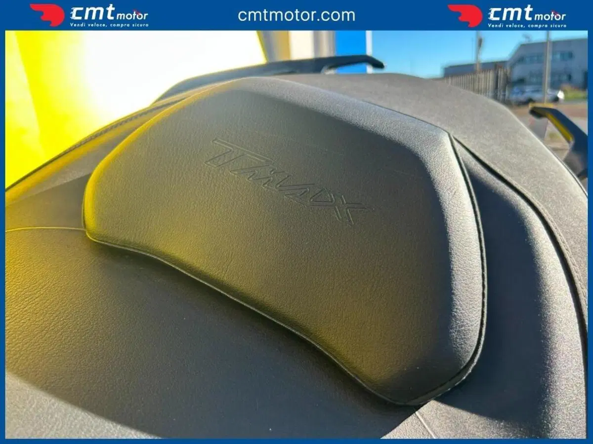 Yamaha T-Max 560 Tech Max (2022 - 24) (11)