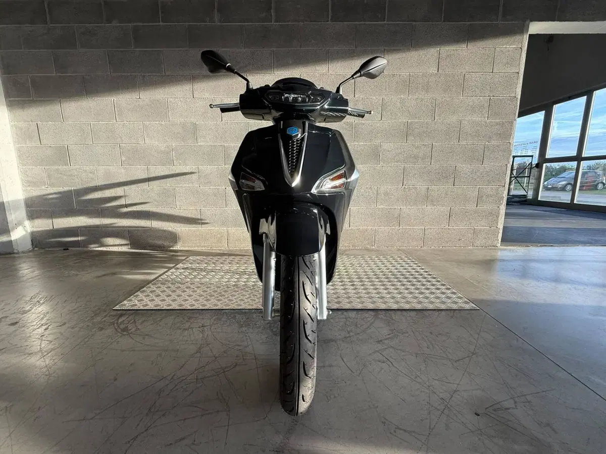 Piaggio Liberty 150 (2025 - 26) (4)