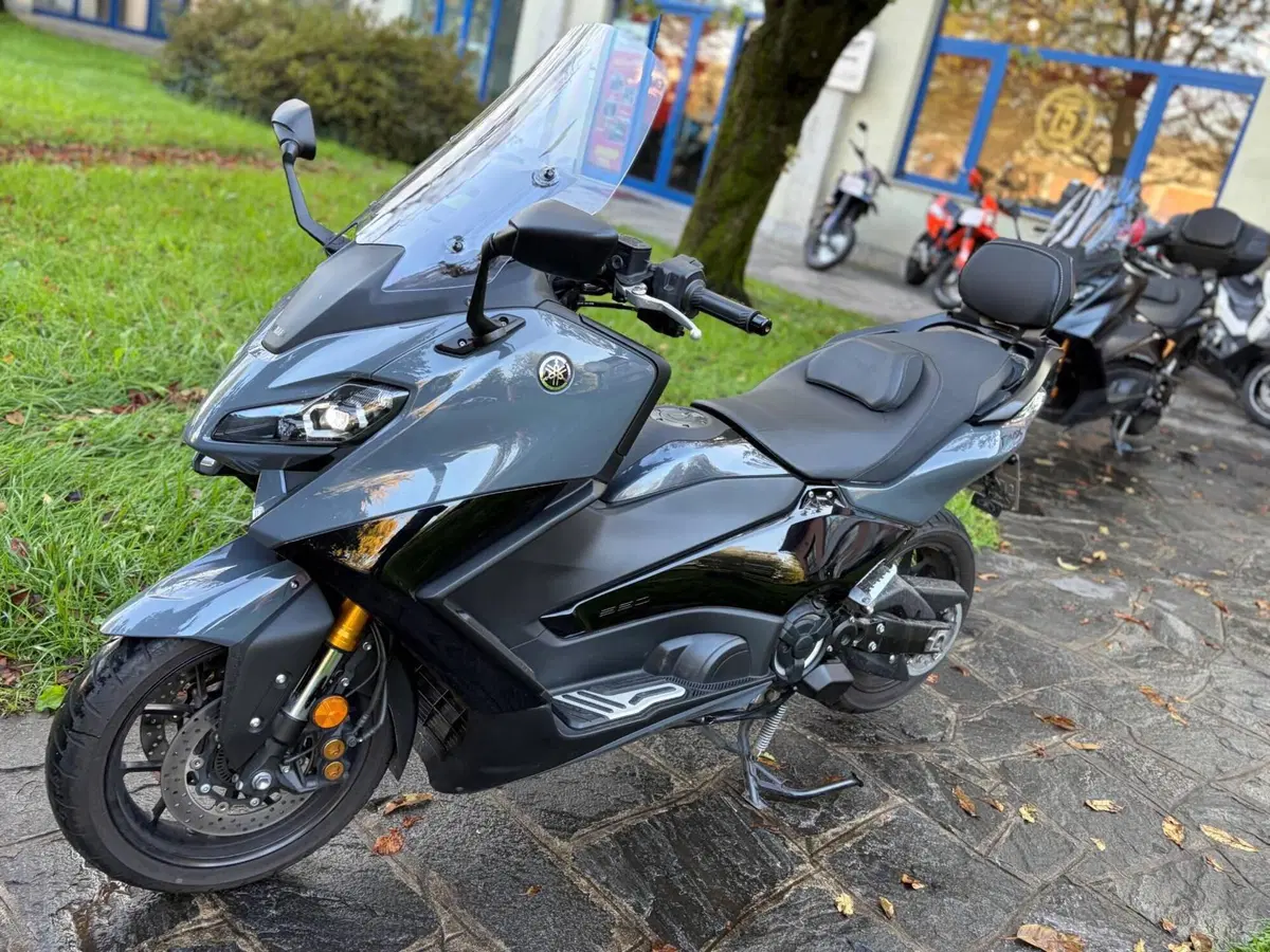 Yamaha T-Max 560 Tech Max (2022 - 24) (2)