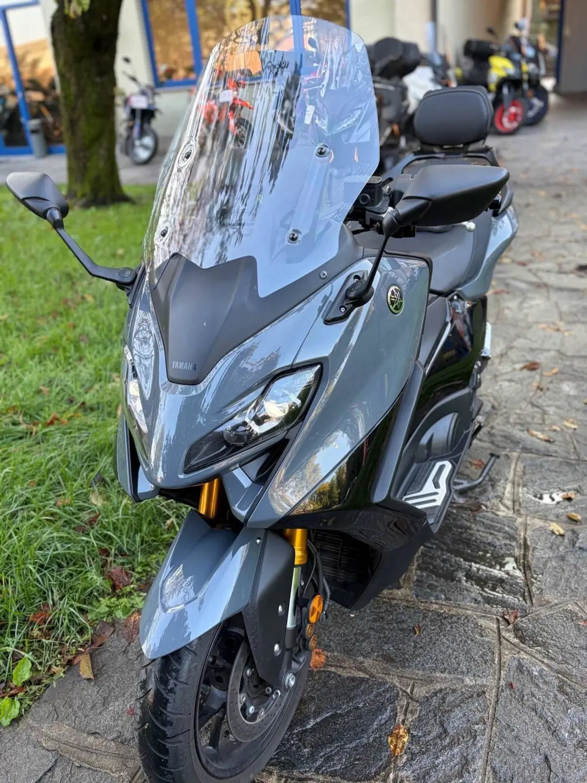Yamaha T-Max 560 Tech Max (2022 - 24) (3)
