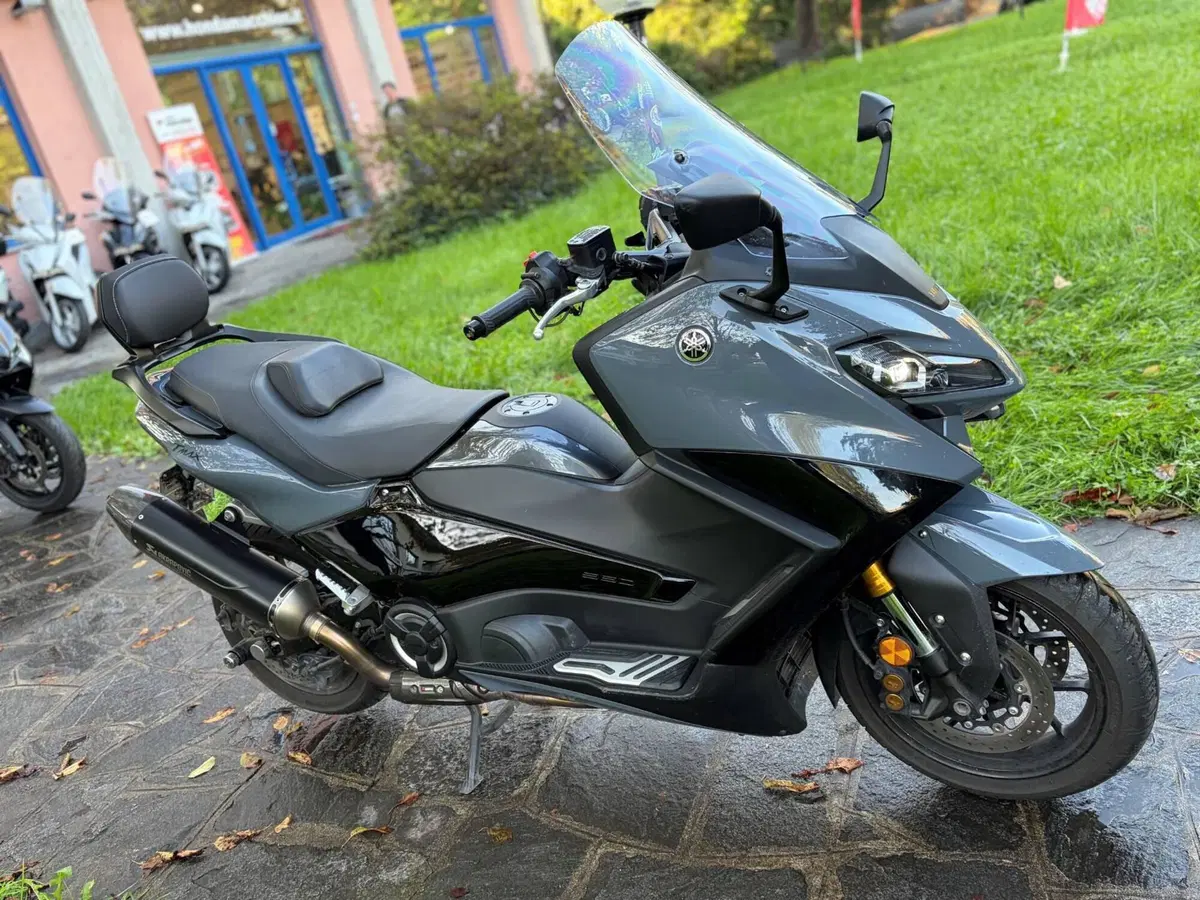 Yamaha T-Max 560 Tech Max (2022 - 24) (4)