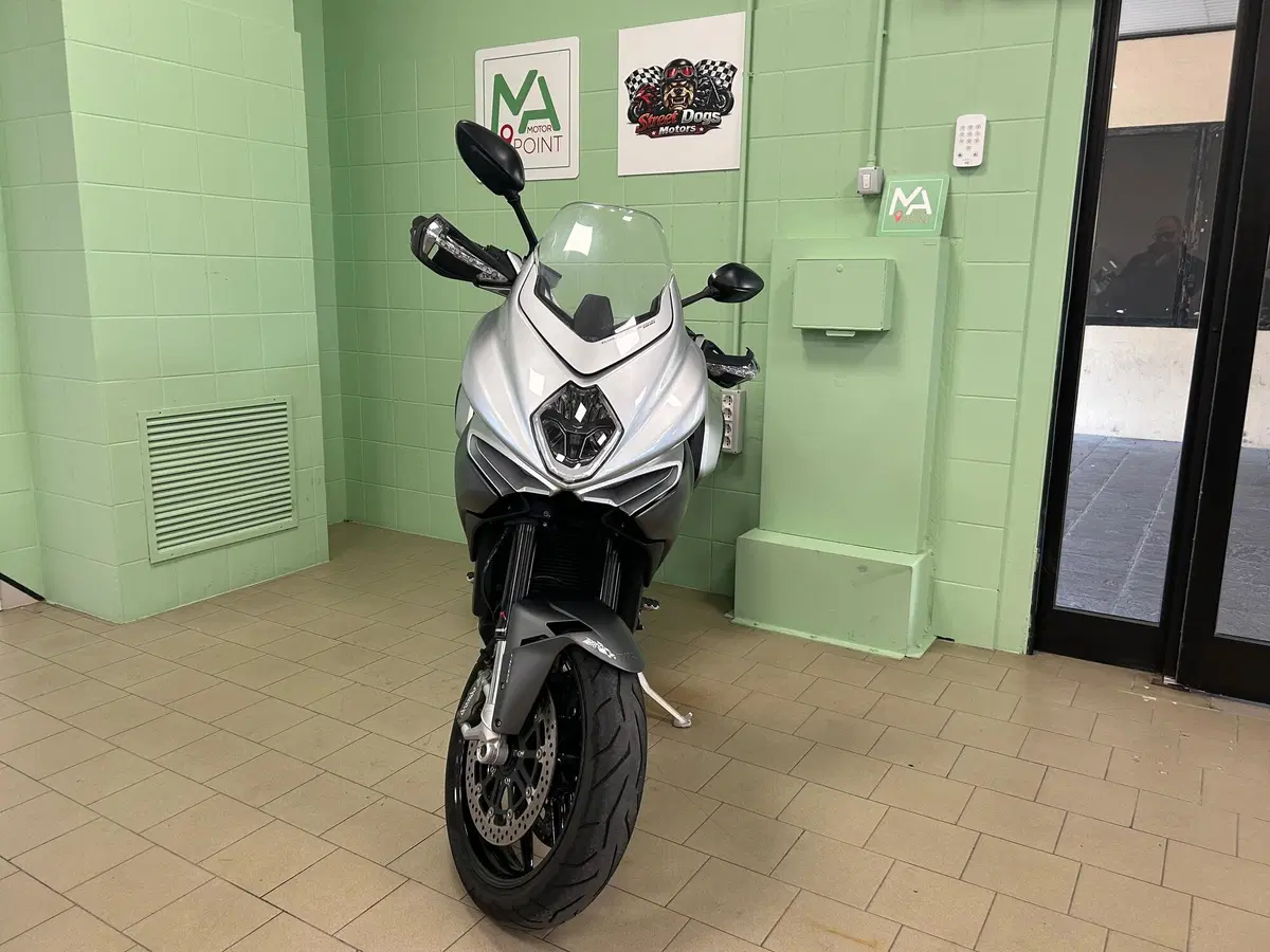 MV Agusta Turismo Veloce 800 (2017 - 19) (3)