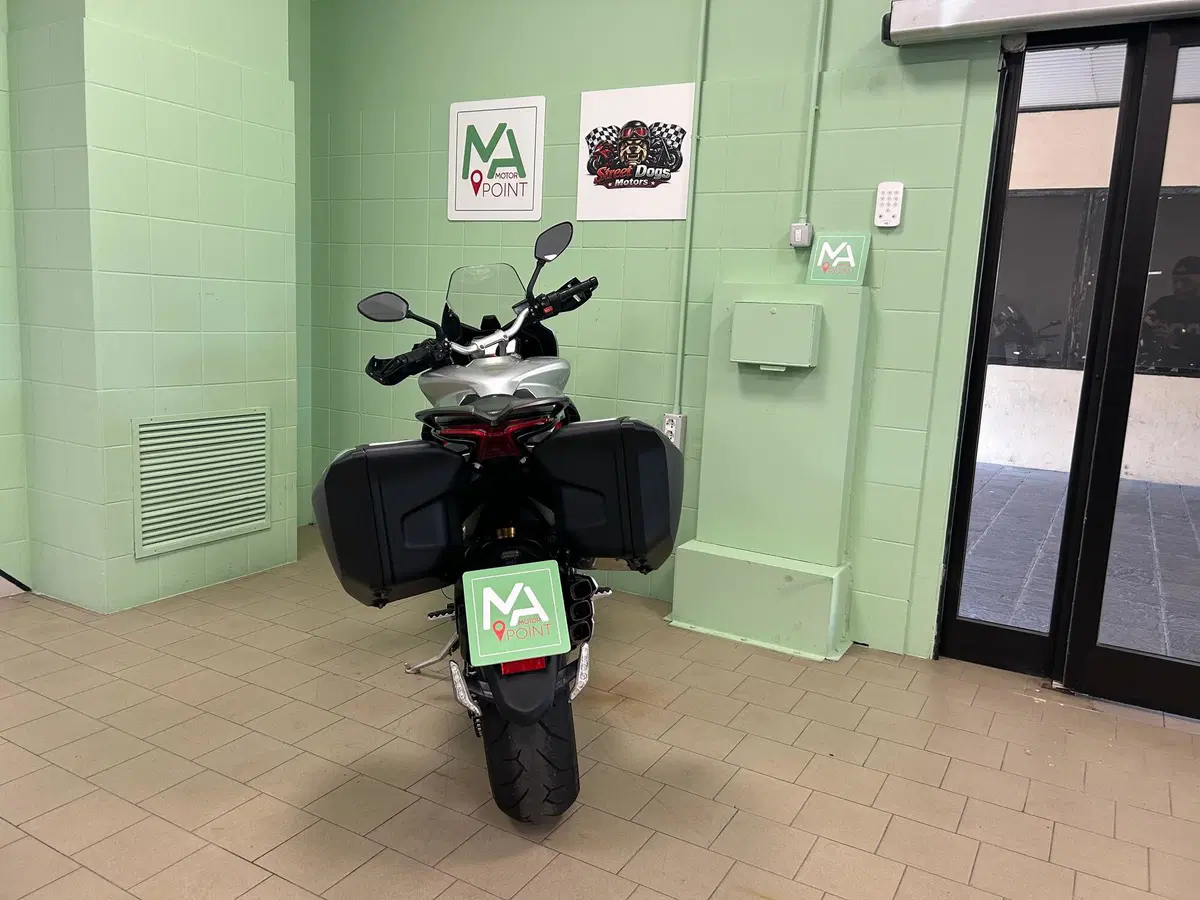 MV Agusta Turismo Veloce 800 (2017 - 19) (4)