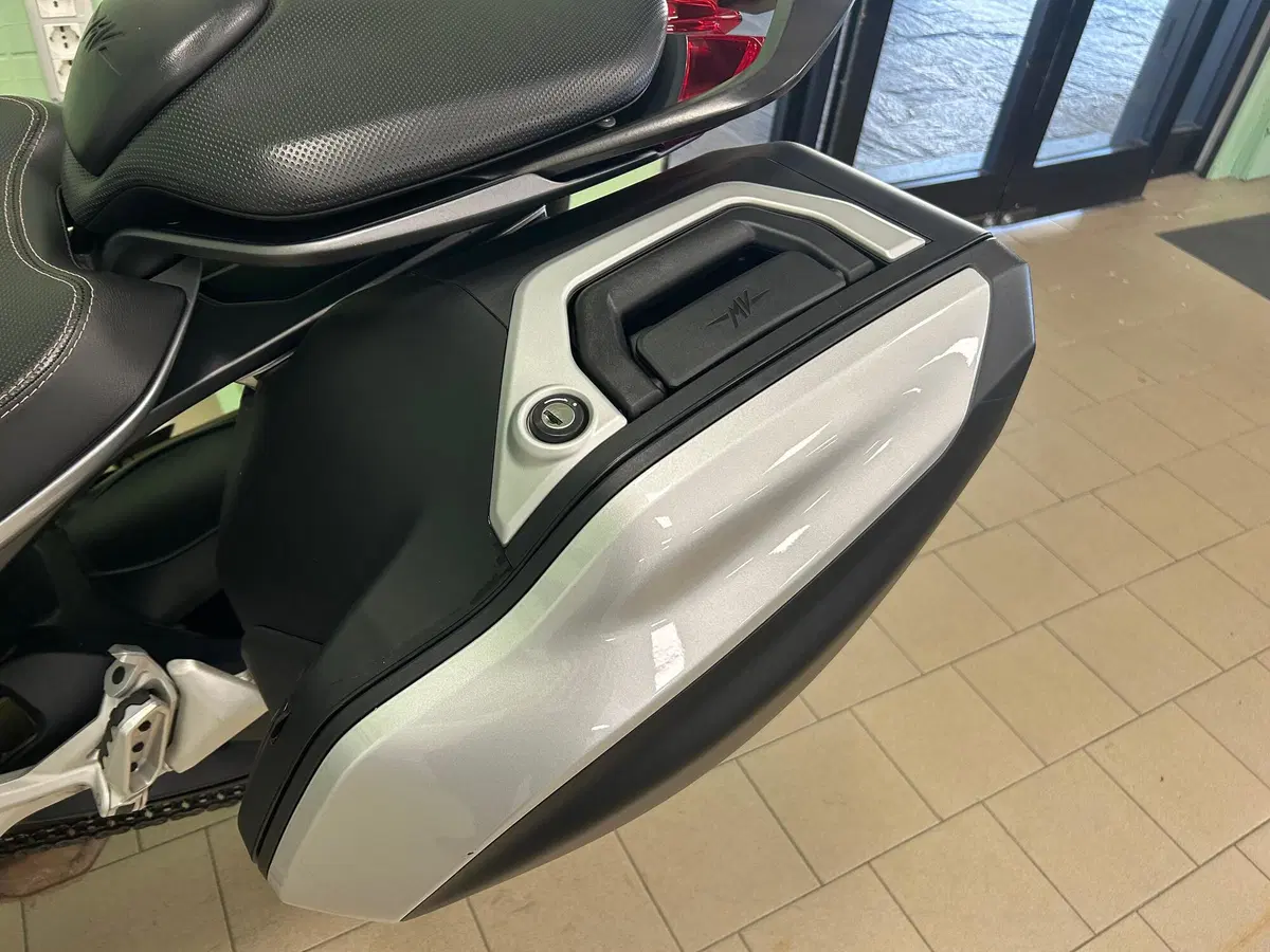 MV Agusta Turismo Veloce 800 (2017 - 19) (10)