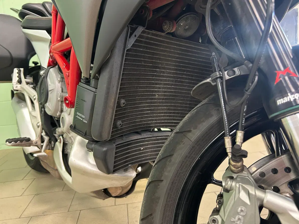 MV Agusta Turismo Veloce 800 (2017 - 19) (12)