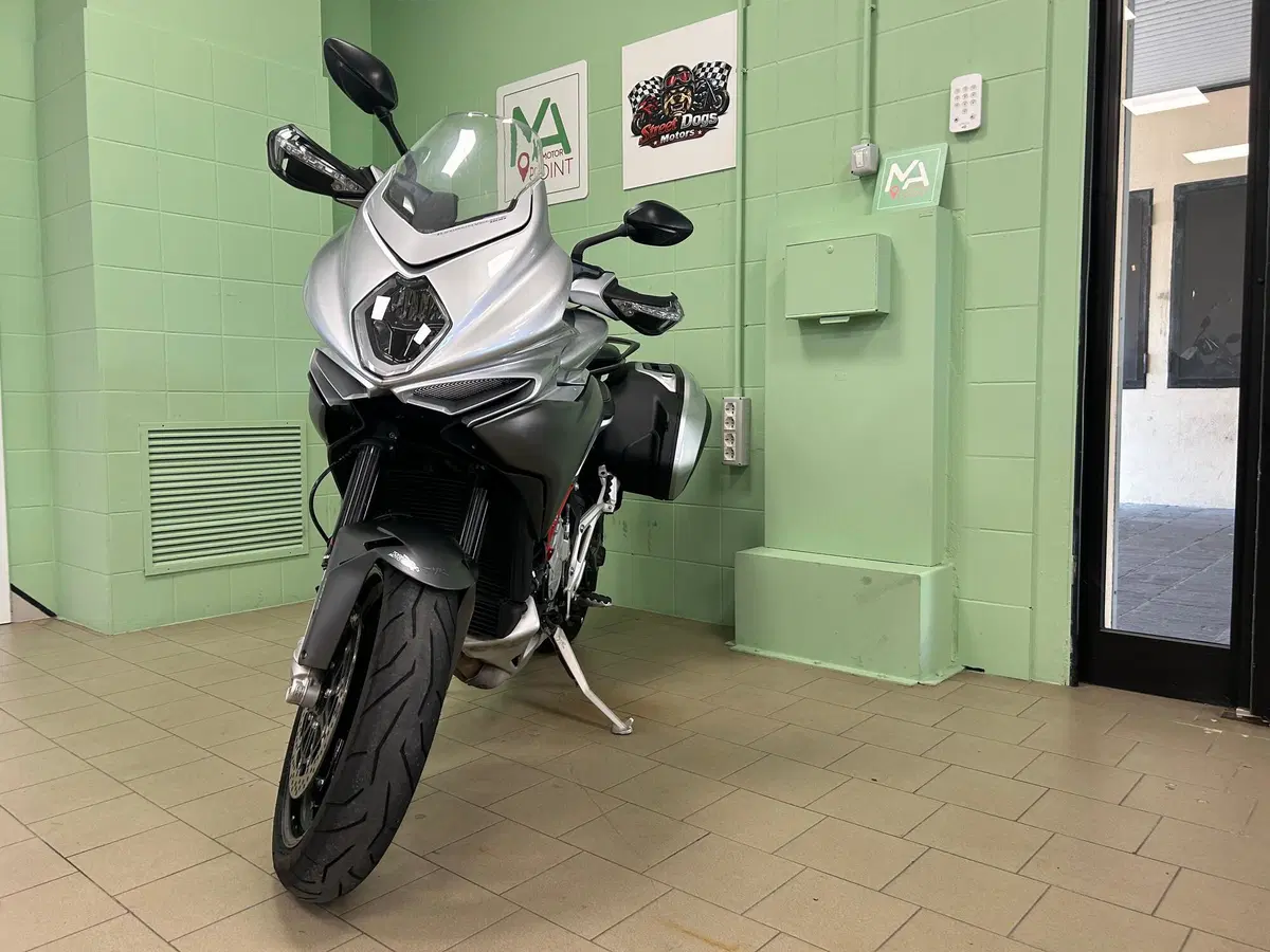 MV Agusta Turismo Veloce 800 (2017 - 19) (13)