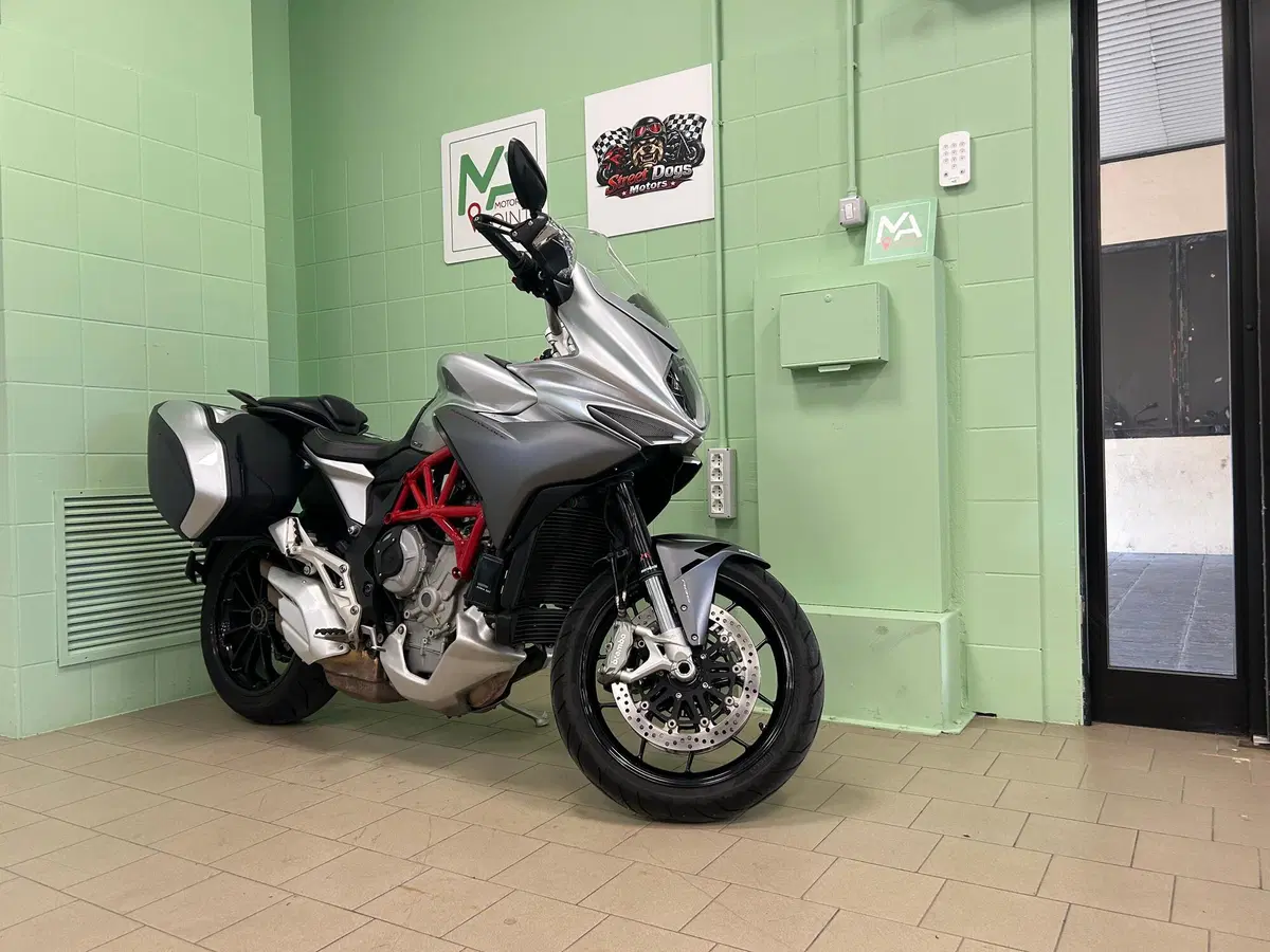 MV Agusta Turismo Veloce 800 (2017 - 19) (15)