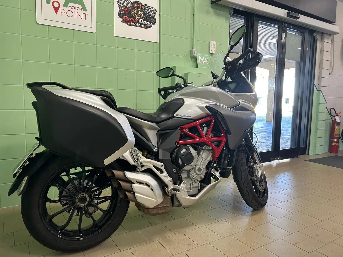 MV Agusta Turismo Veloce 800 (2017 - 19) (16)