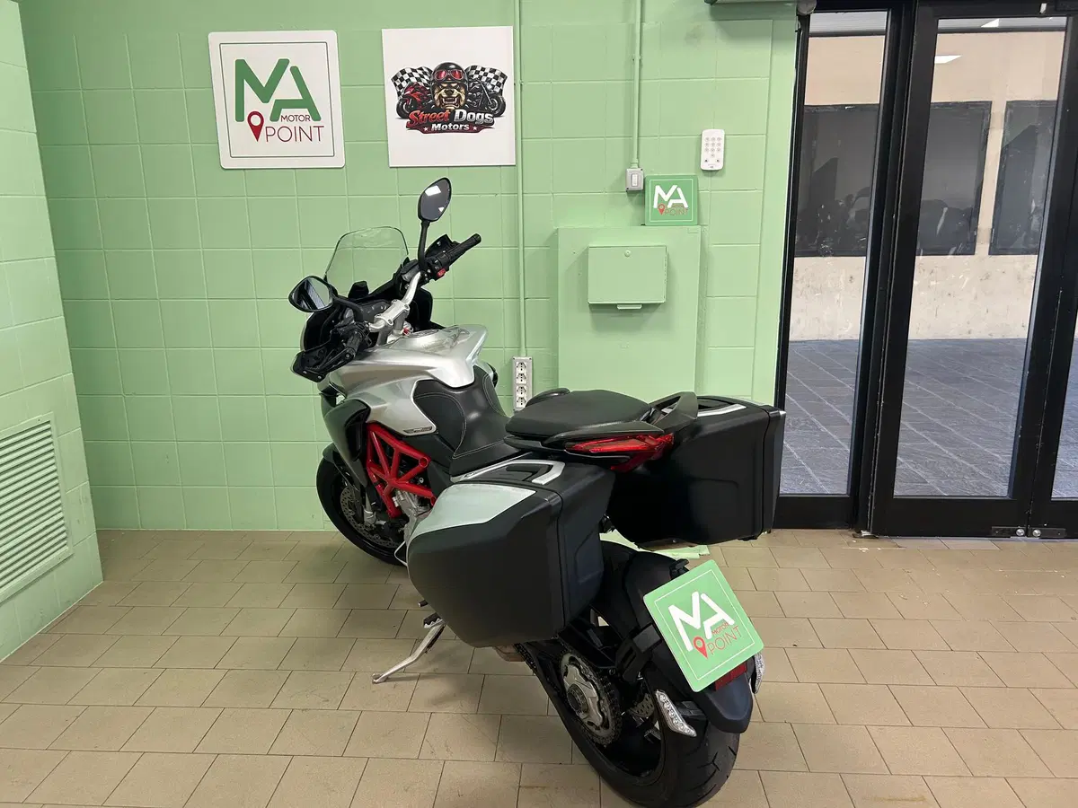 MV Agusta Turismo Veloce 800 (2017 - 19) (19)