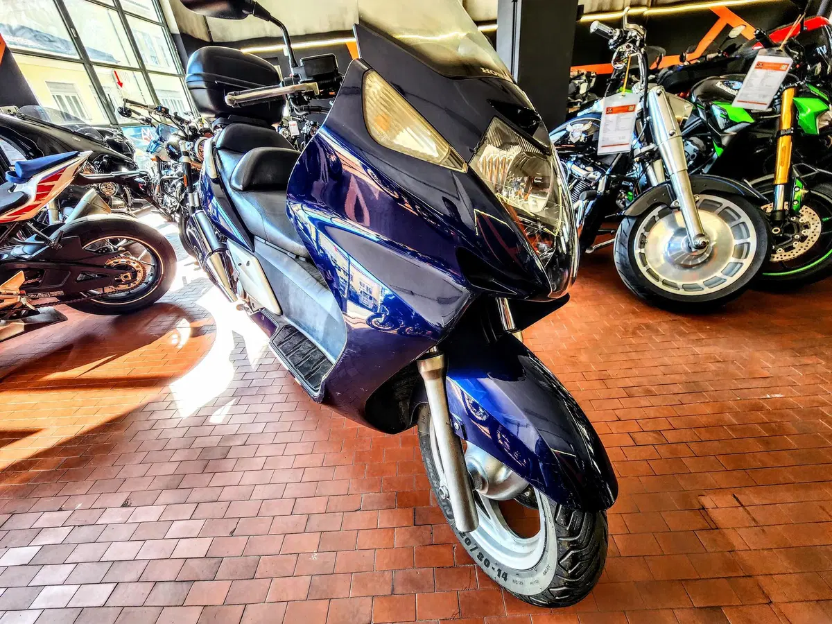 Honda Silver Wing 600 (2001 - 05) (10)