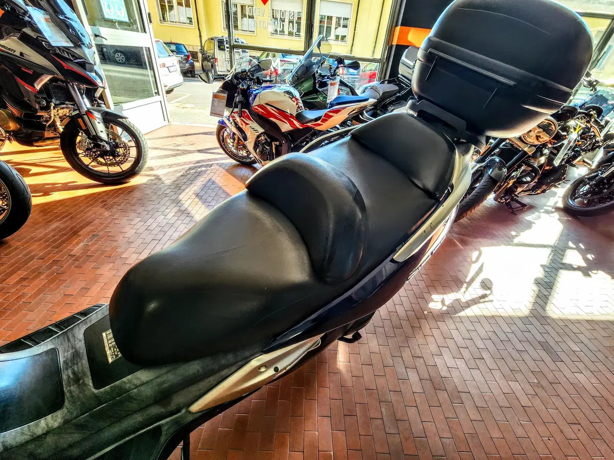 Honda Silver Wing 600 (2001 - 05) (17)