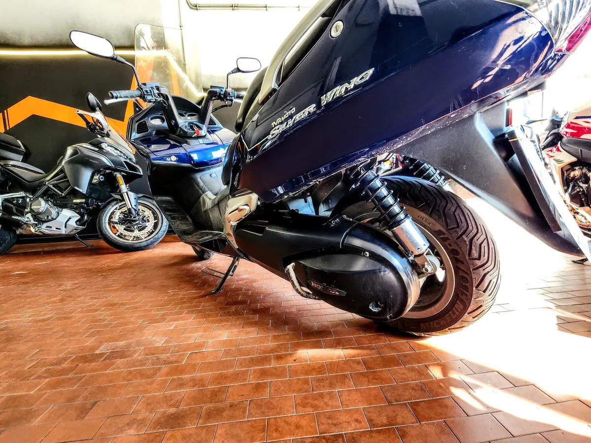 Honda Silver Wing 600 (2001 - 05) (18)