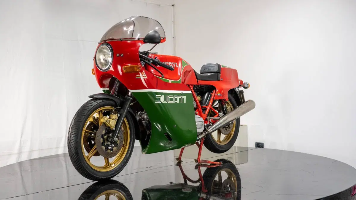 Ducati 900 MHR (Mike Hailwood Replica) (2)