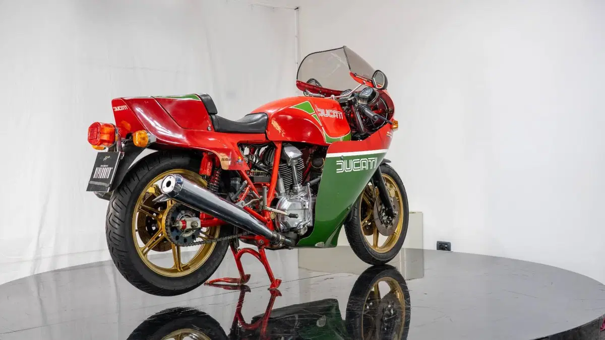 Ducati 900 MHR (Mike Hailwood Replica) (6)