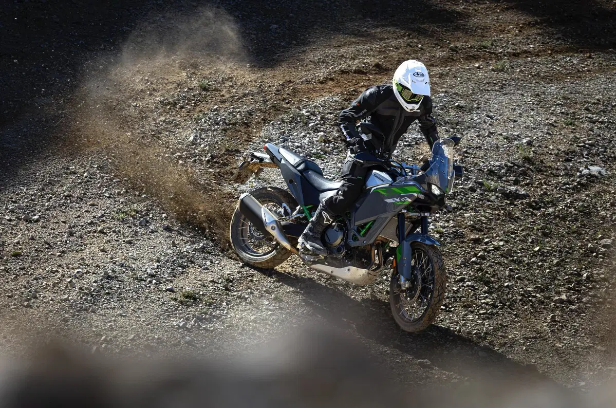 Nuova Kawasaki KLE 650: 21 pollici, 70 CV e un prezzo che sorprende [GALLERY]