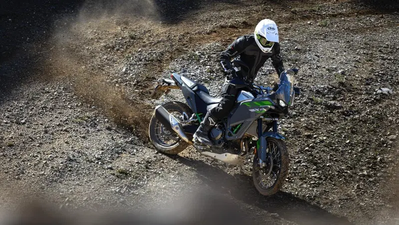 Nuova Kawasaki KLE 650: 21 pollici, 70 CV e un prezzo che sorprende [GALLERY]