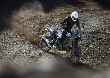 Nuova Kawasaki KLE 650: 21 pollici, 70 CV e un prezzo che sorprende [GALLERY]