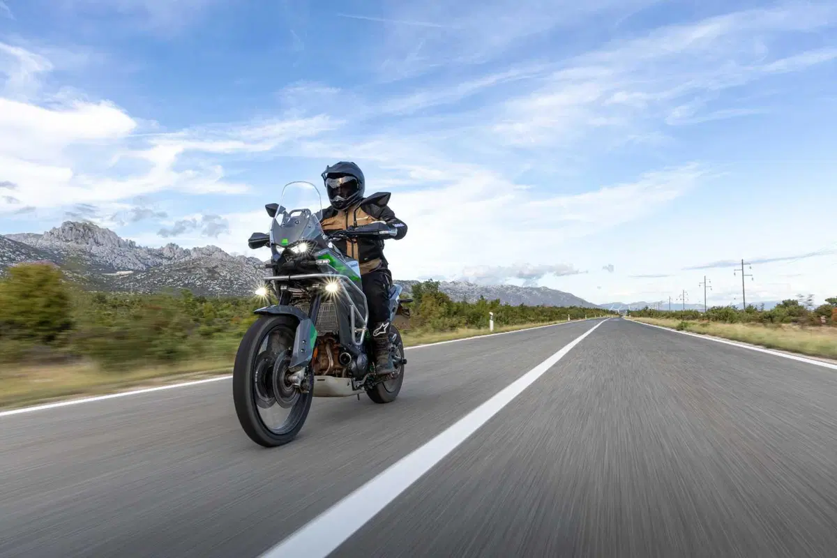 Nuova Kawasaki KLE 650: 21 pollici, 70 CV e un prezzo che sorprende [GALLERY]