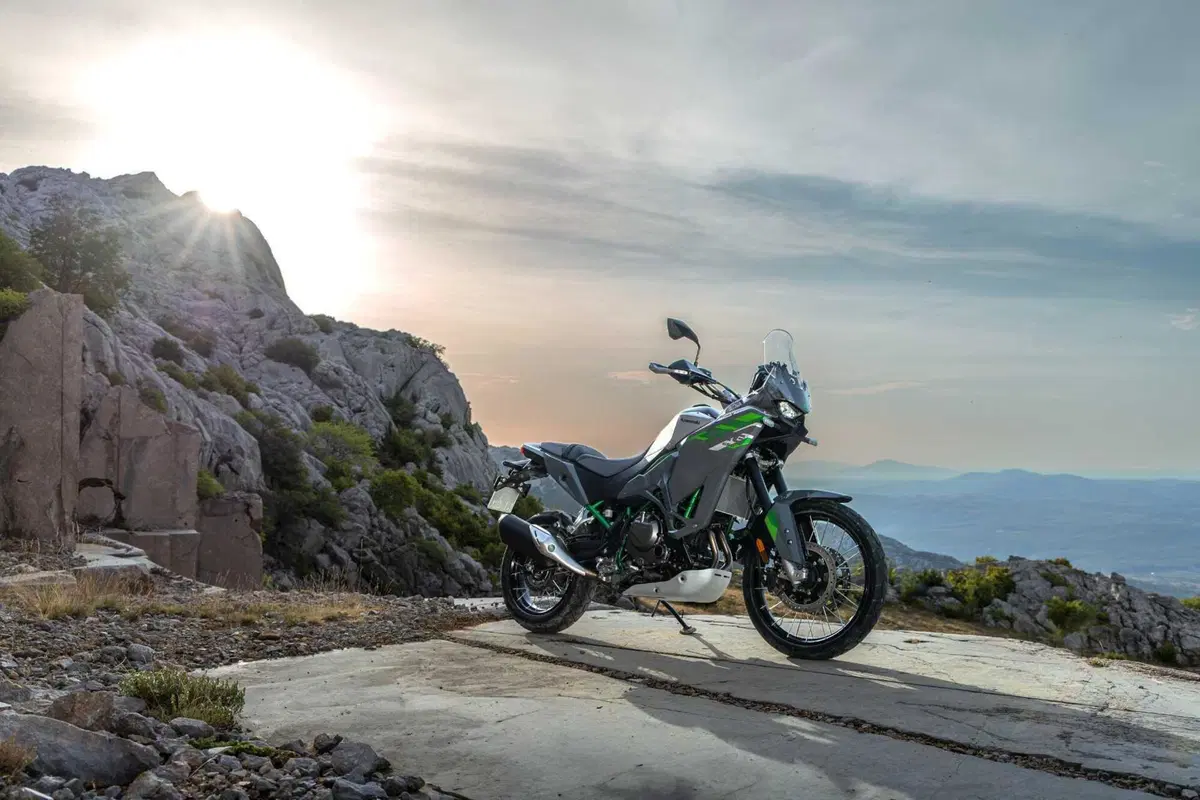 Nuova Kawasaki KLE 650: 21 pollici, 70 CV e un prezzo che sorprende [GALLERY] (4)