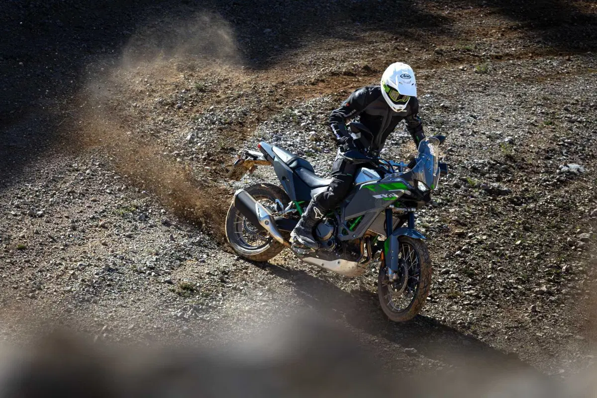 Nuova Kawasaki KLE 650: 21 pollici, 70 CV e un prezzo che sorprende [GALLERY] (6)
