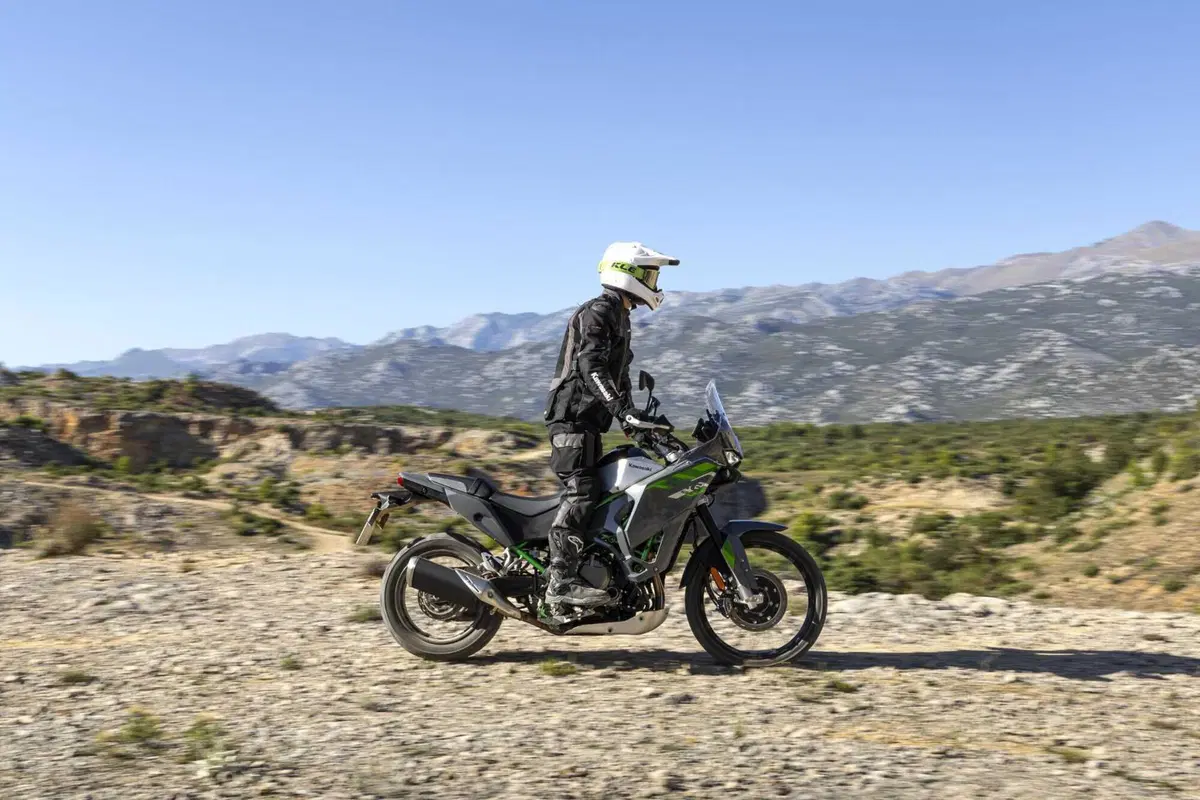 Nuova Kawasaki KLE 650: 21 pollici, 70 CV e un prezzo che sorprende [GALLERY] (7)