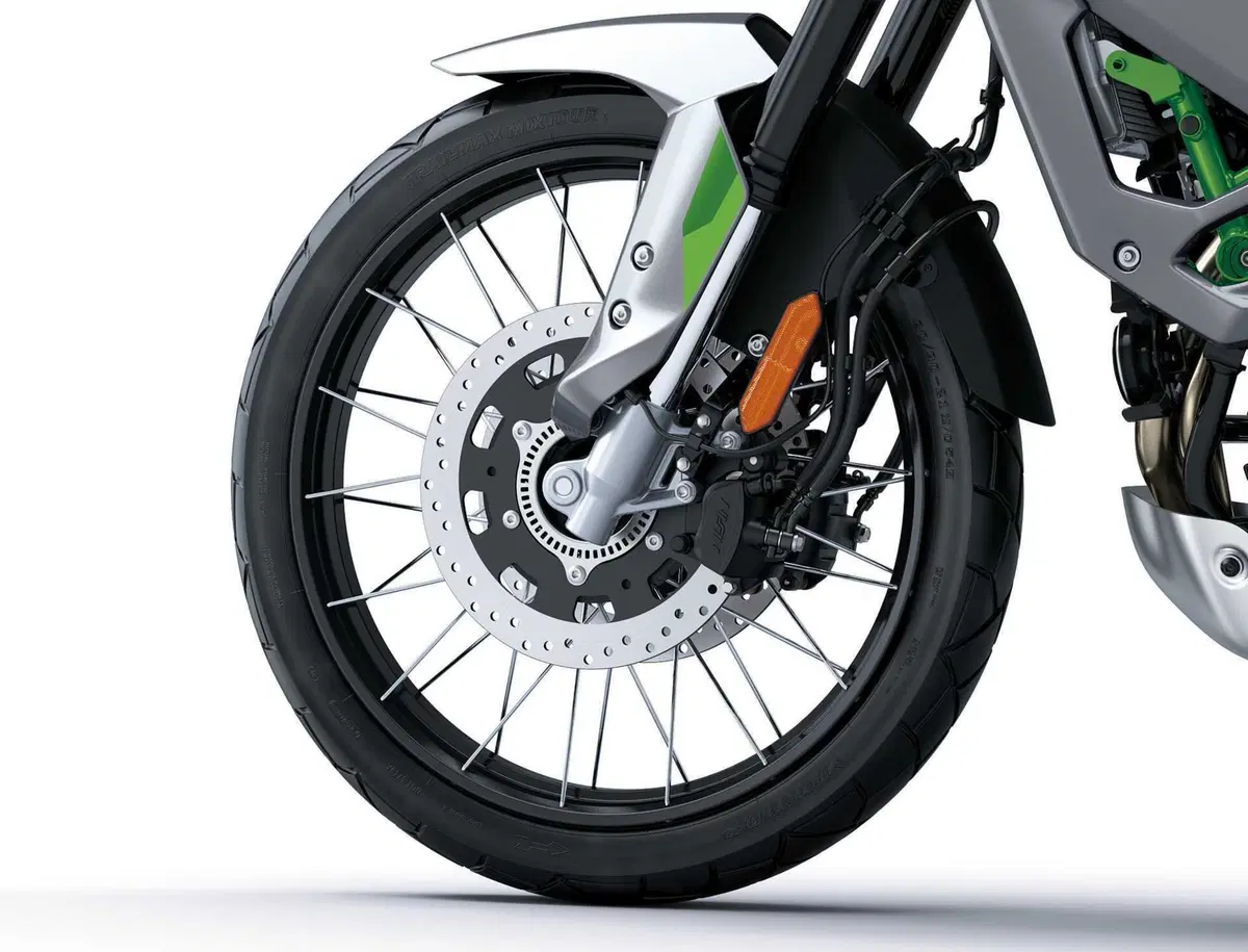Nuova Kawasaki KLE 650: 21 pollici, 70 CV e un prezzo che sorprende [GALLERY] (38)