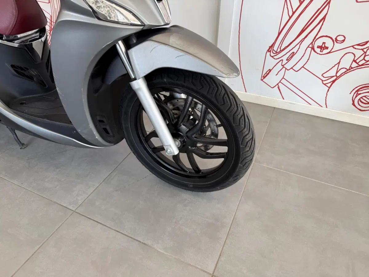 Kymco People 125i S (2021 - 25) (9)