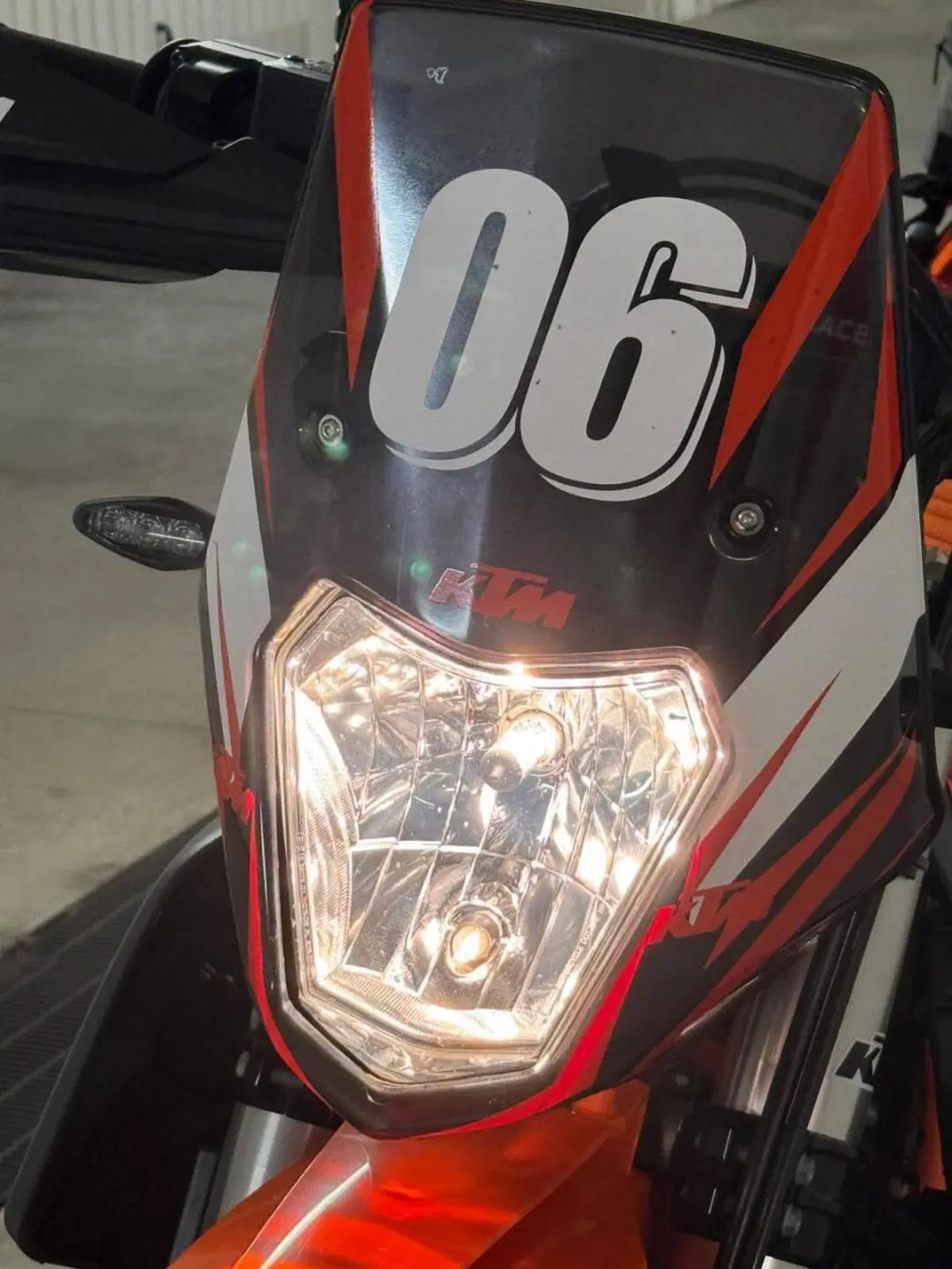 KTM 690 Enduro R (2022 - 25) (3)