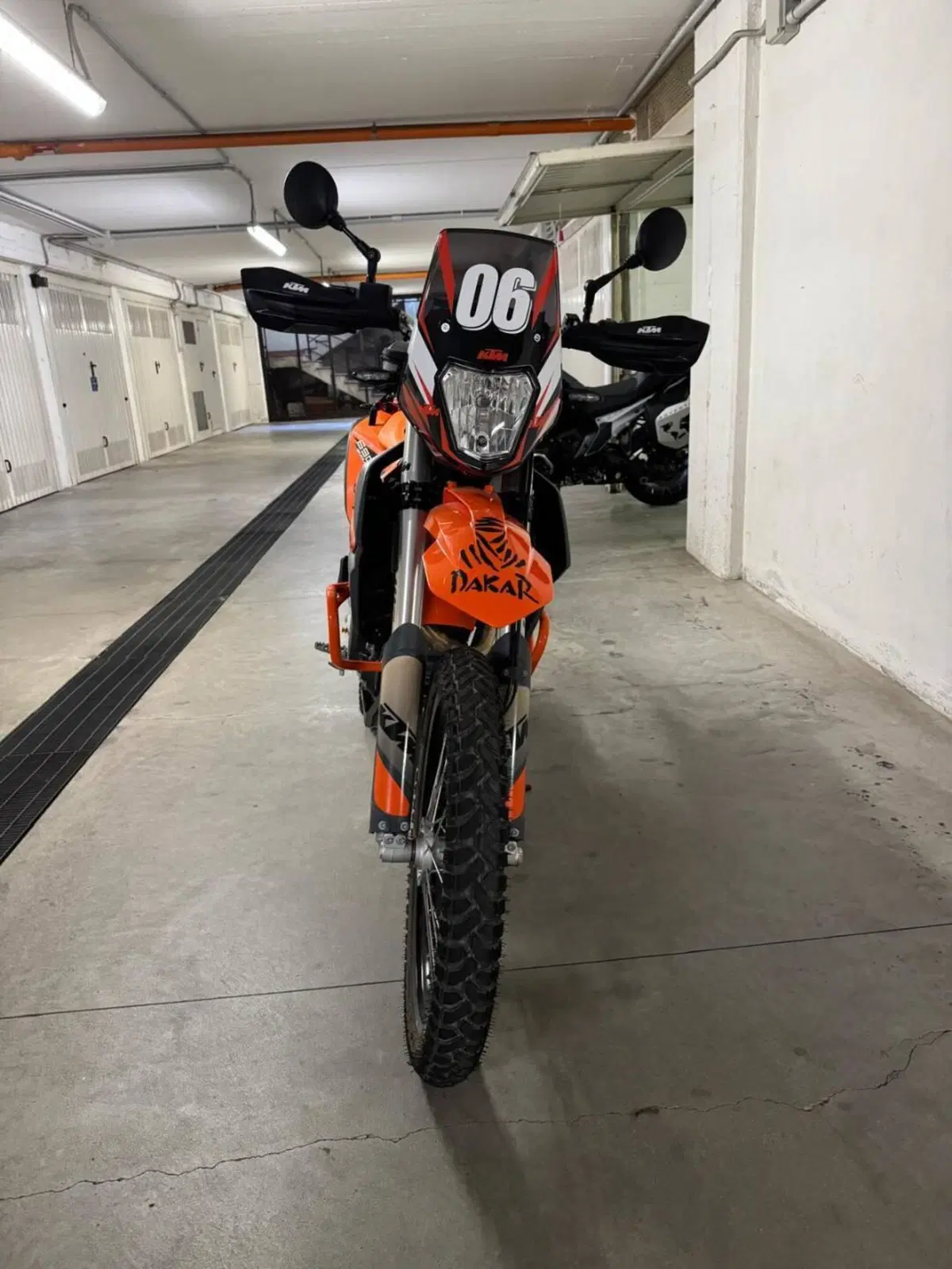 KTM 690 Enduro R (2022 - 25) (4)