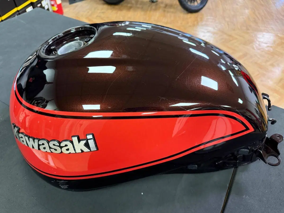 Serbatoio Originale Kawasaki Z900RS (4)