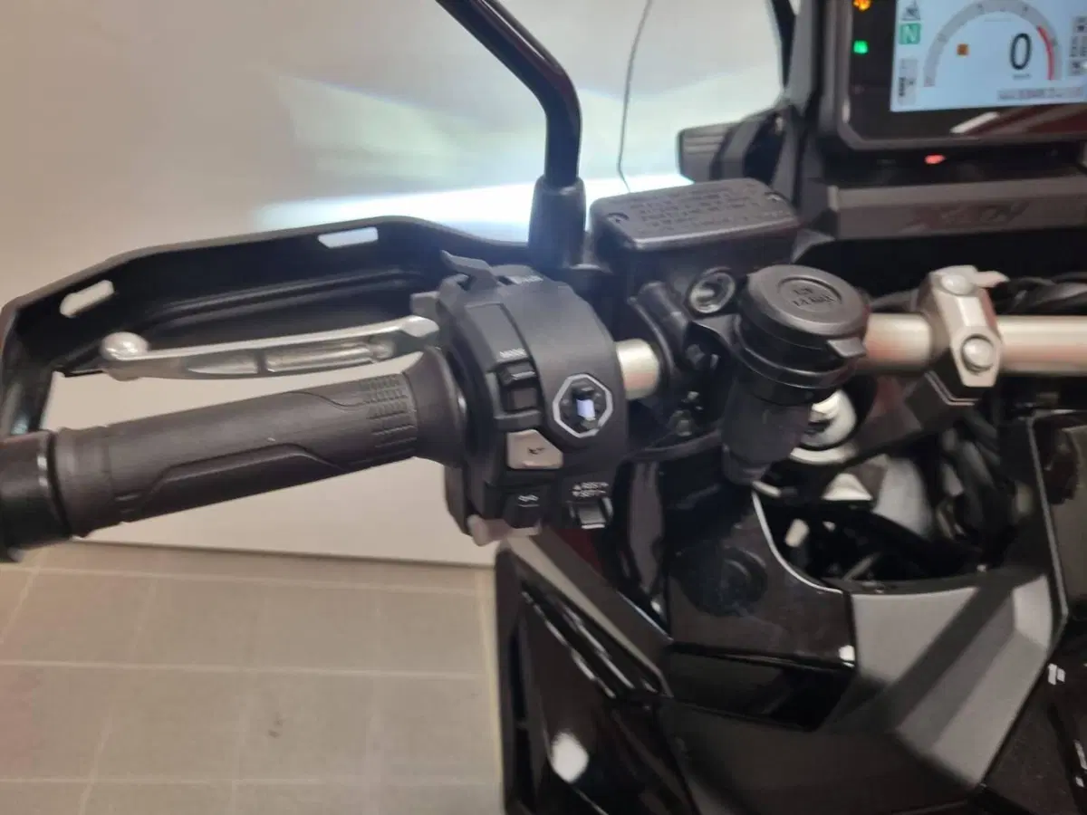 Honda X-ADV 750 Special Edition Travel (2026) (3)
