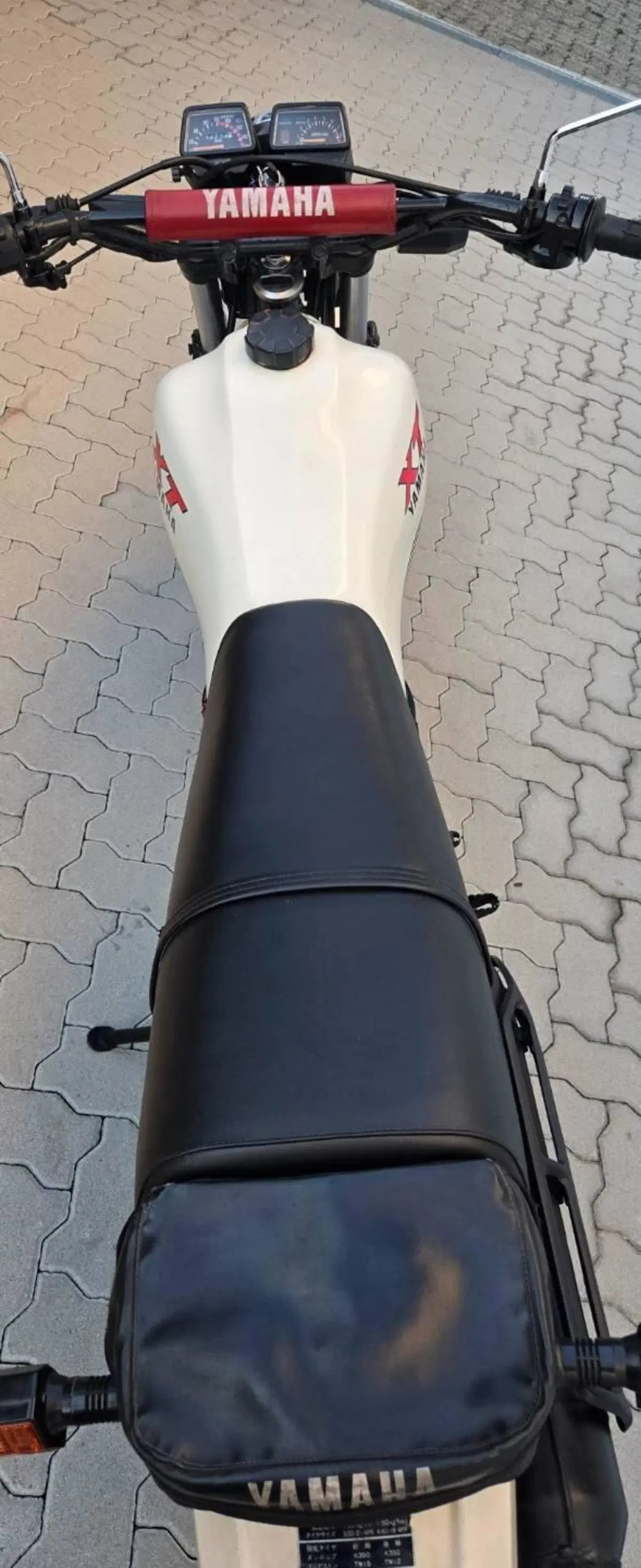 Yamaha XT 400 (7)