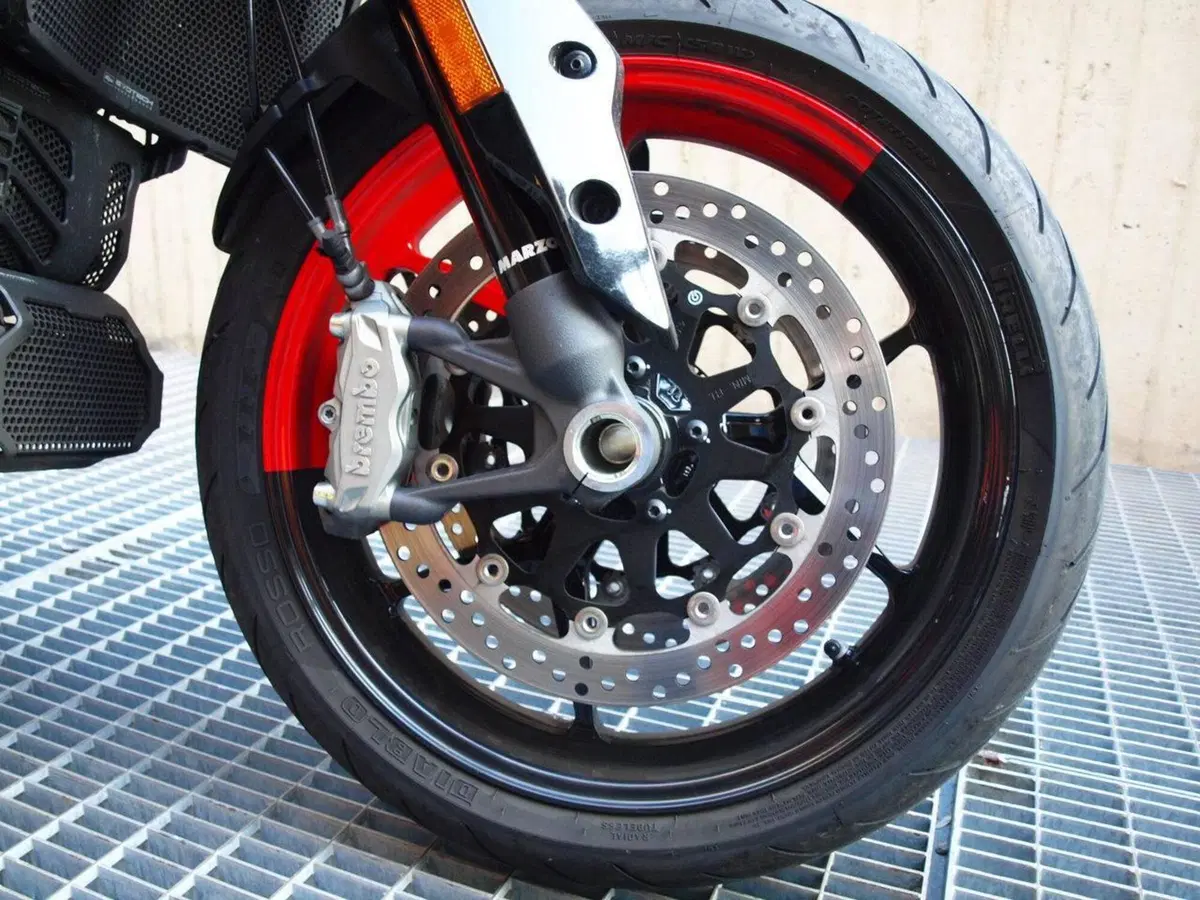 Vendo Ducati Hypermotard 950 SP (2022 - 25) usata a Torino (codice ...