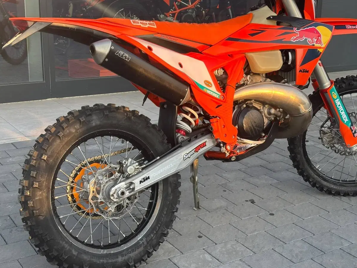 KTM 300 EXC Champion Edition (2025) (5)