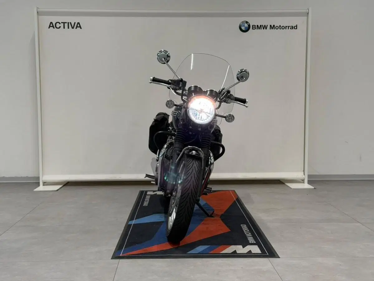 Triumph Bonneville T120 Black Stealth Edition (2024) (3)