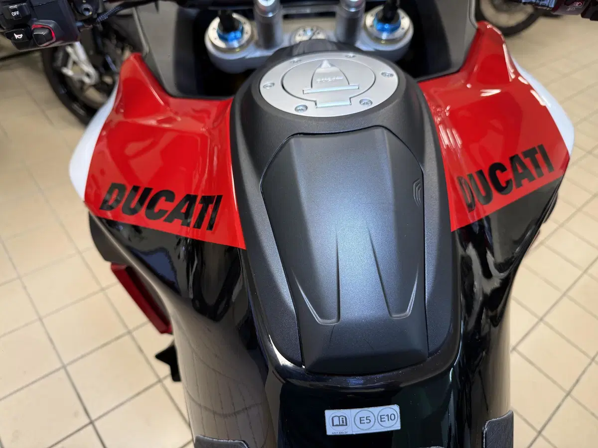 Ducati Multistrada V4 Pikes Peak (2021 - 24) (10)