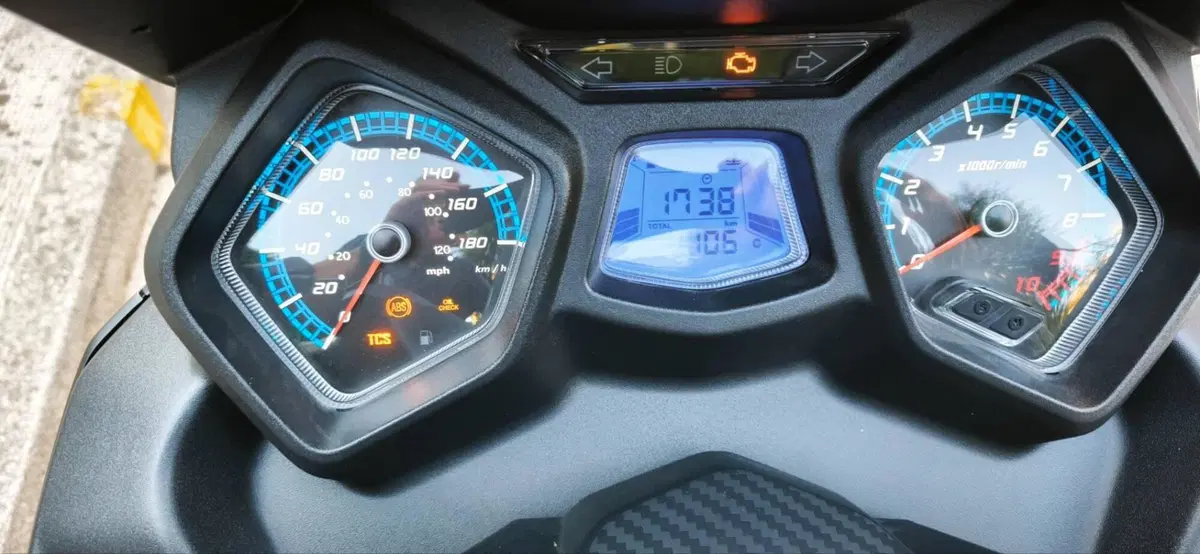 Sym Joymax 300 Z+ (2021 - 24) (3)