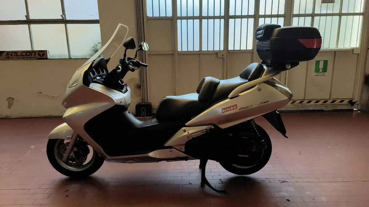 Honda Silver Wing 600 (2001 - 05) (2)