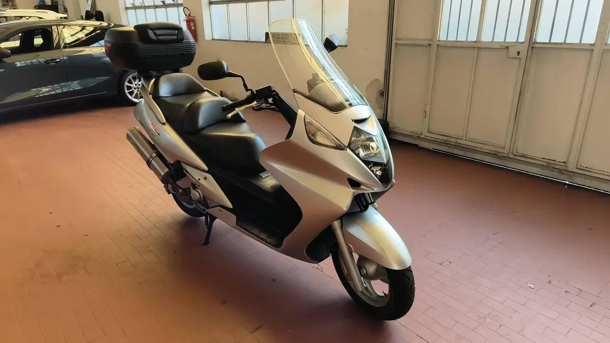 Honda Silver Wing 600 (2001 - 05) (6)