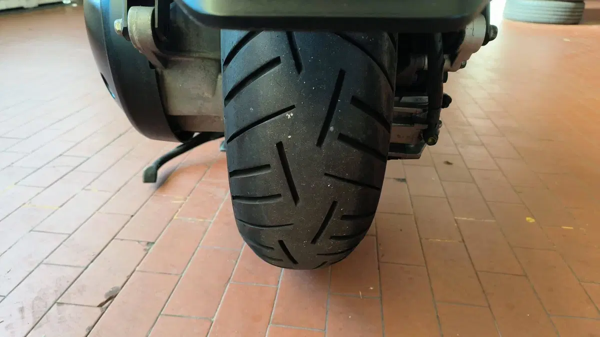 Honda Silver Wing 600 (2001 - 05) (10)