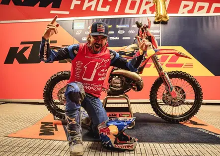 Mondiale Hard Enduro. Ep.8. Mario Roman vince l’Hixpania, Manuel Lettenbichler è Campione del Mondo