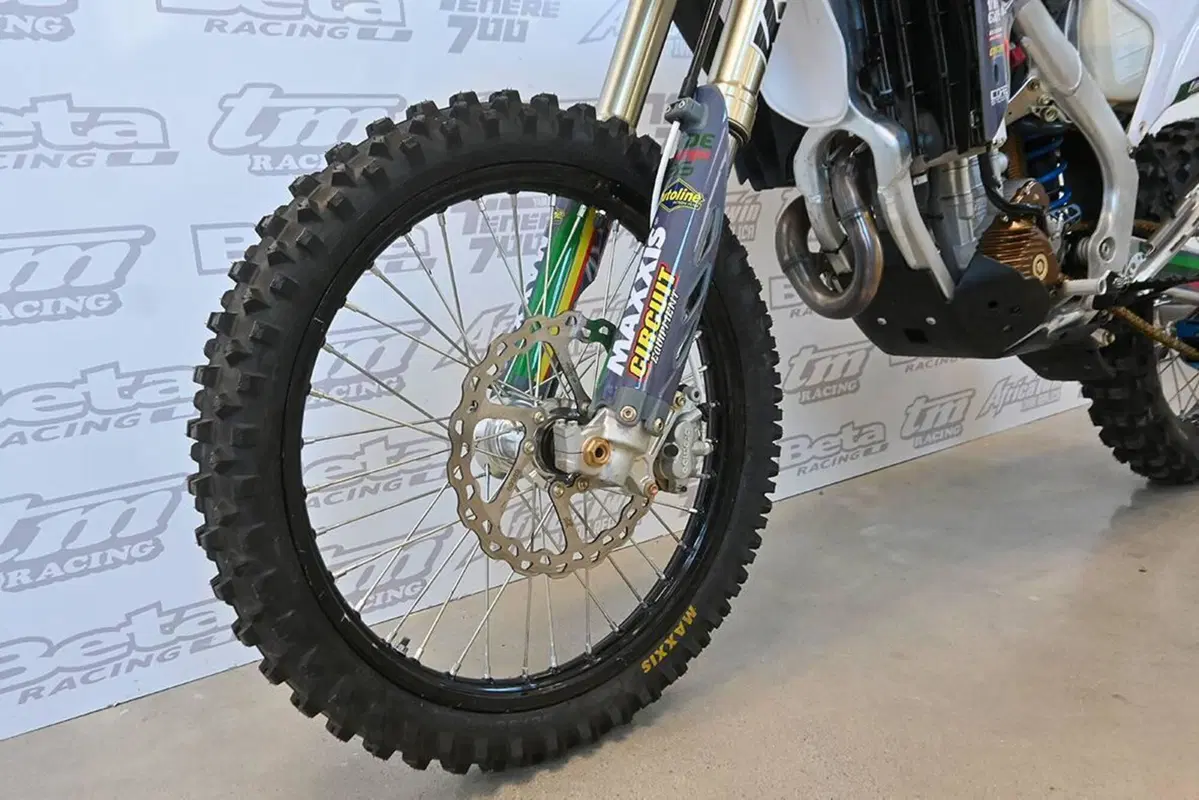 Tm Moto EN 300 4T ES Fi (2027) (9)