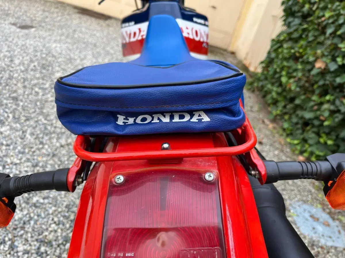 Honda XL600R Paris Dakar (11)