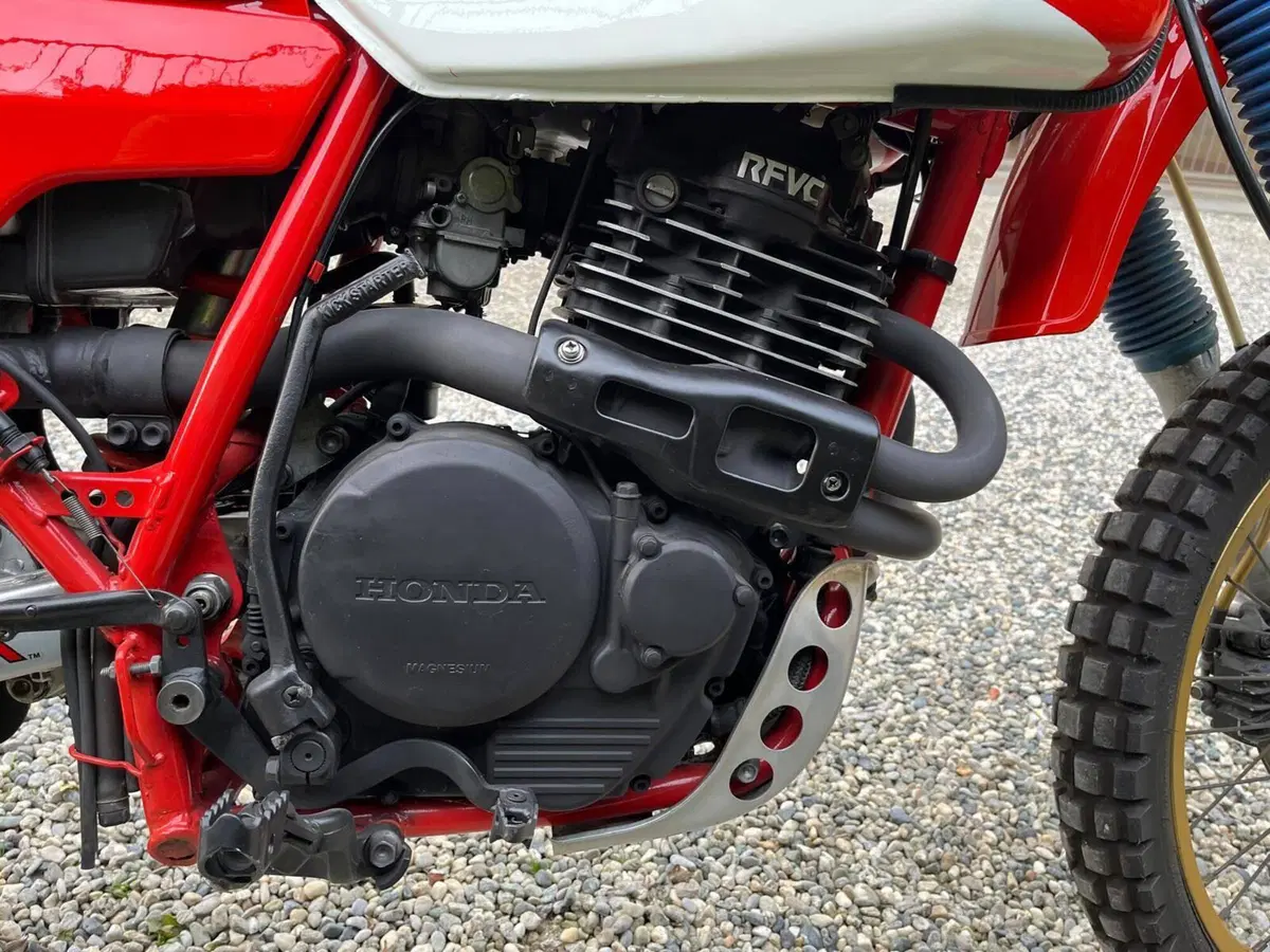 Honda XL600R Paris Dakar (16)