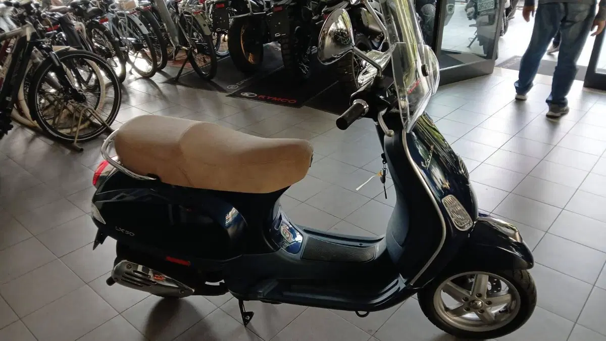 Vespa LX 50 2T (2009 - 14) (3)